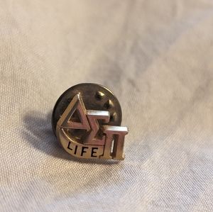 Delta Sigma Pi Lapel pin